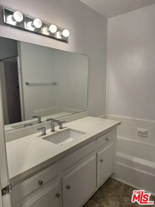 1 bed, 1.5 bath, 823 sqft, $2,950 — Photo 4