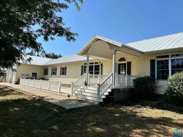 5827 105th Ave, Storm Lake, IA 50588