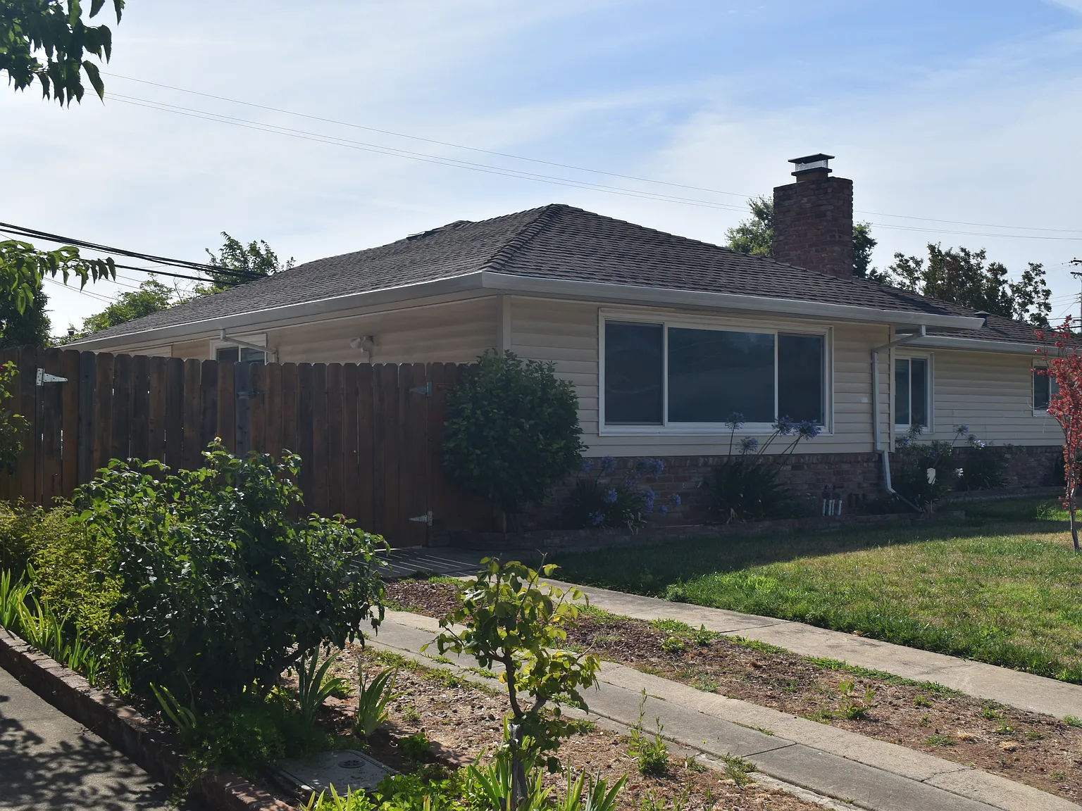 1 bed, 300 sqft, $1,950 — Photo 3