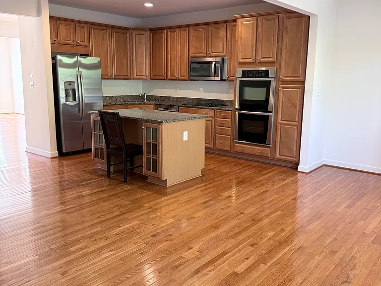 1560 Rutland Way — Photo 33