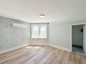 Updated 1 Bed 1 Bath near Midtown