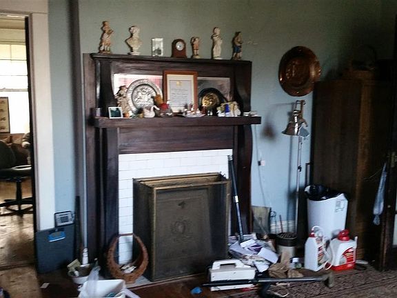 5th image of 903 Mineral Ave
