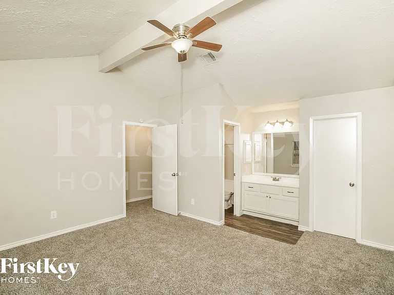 19903 Mountain Dale Dr — Photo 10