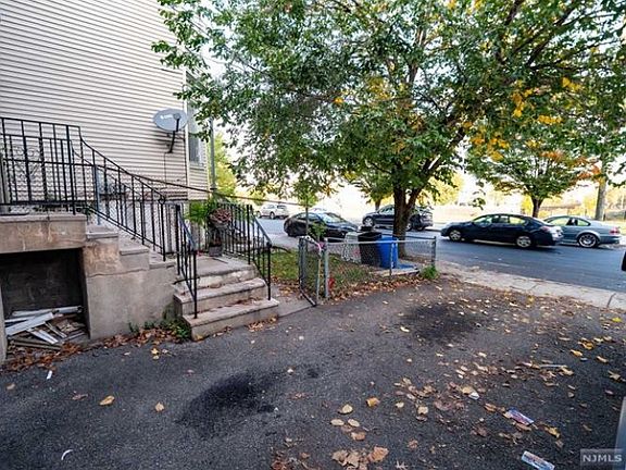 4th image of 49-51 S 7th St