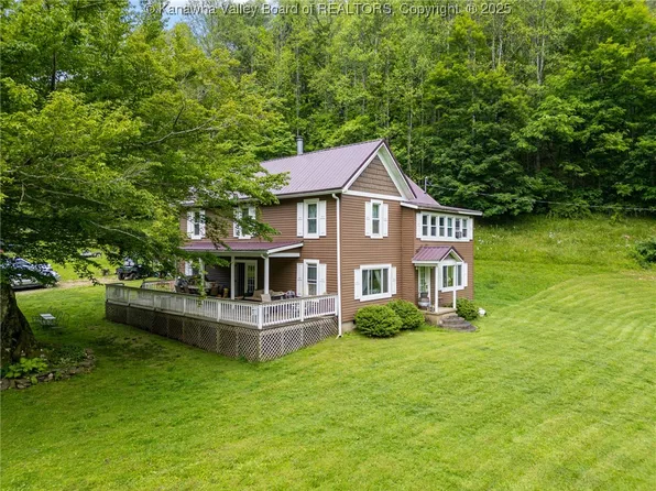 1070 Maple Run, Looneyville, WV 25259