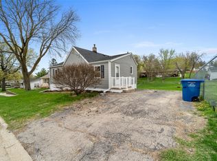 3715 SW 3rd St, Des Moines, IA 50315