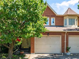 800 Constellation Dr #23, Mississauga, ON L5R3L6