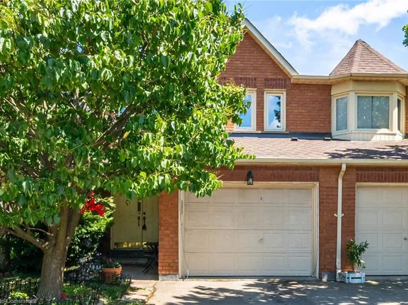 800 Constellation Dr #23, Mississauga, ON L5R 3L6