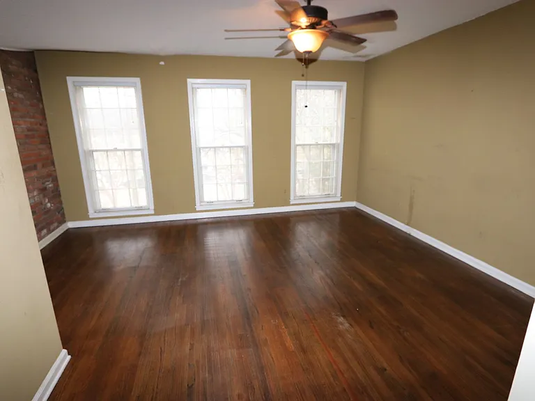 575 S Goodlett St — Photo 10