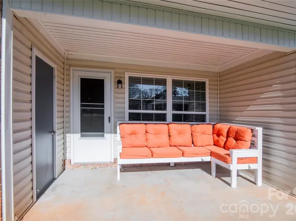 4605 Coronado Dr N, Charlotte, NC 28212
