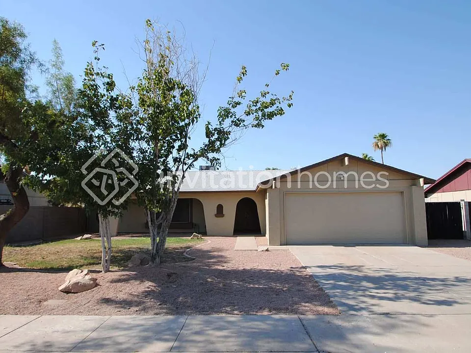1642 W Plana Ave