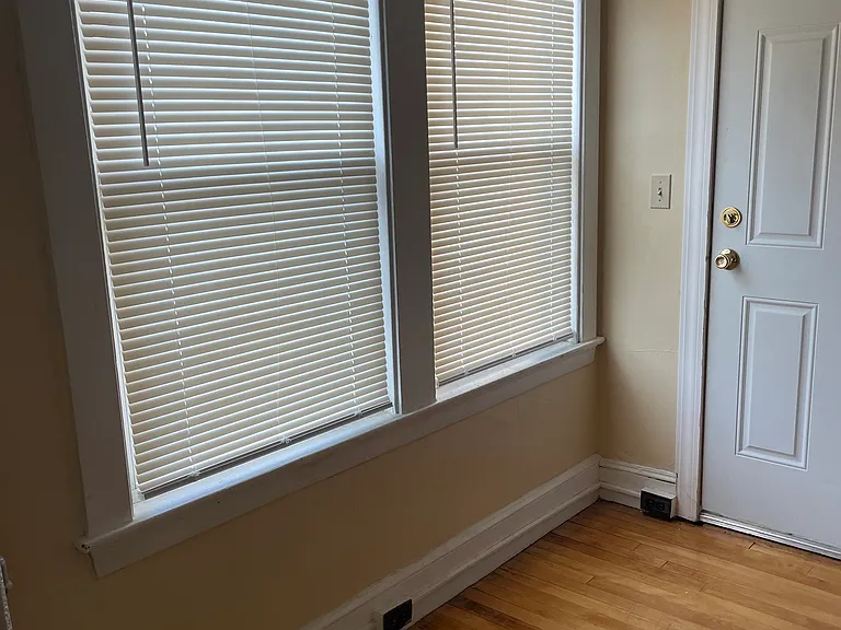 819 Congress St #7 — Photo 8