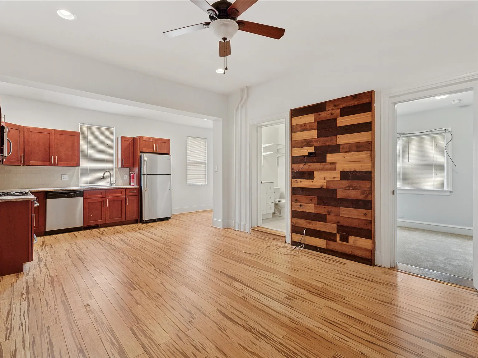 2 bed, 900 sqft, $1,750 — Photo 4