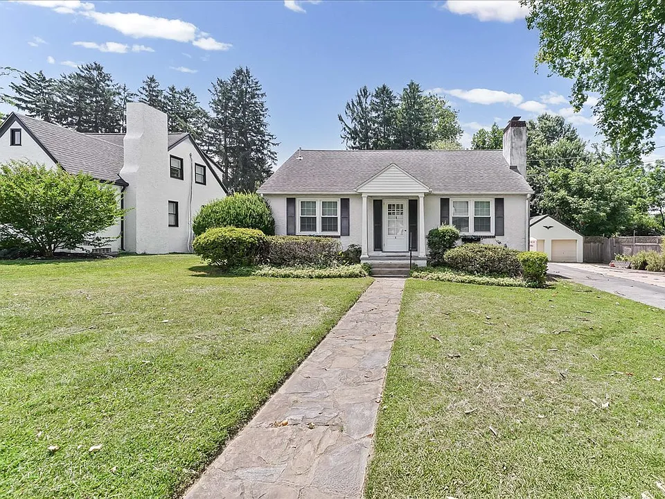 8 Stanton Ave