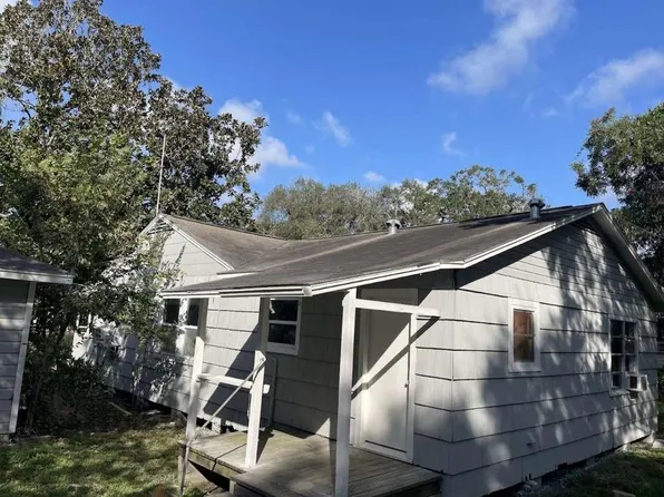 201 Smith St, Clute, TX 77531