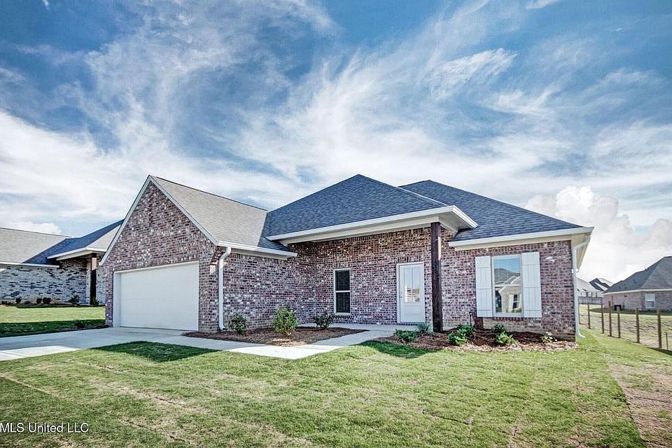 1st image of 119 Southern Oak Way