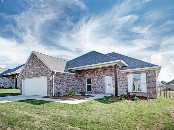 119 Southern Oak Way, Canton, MS 39046