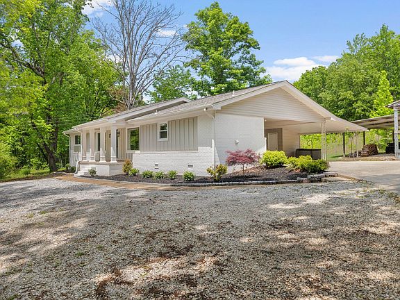 2nd image of 2465 Lagrange Rd