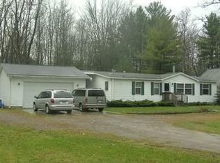 965 W Genesee Rd, Sanford, MI 48657