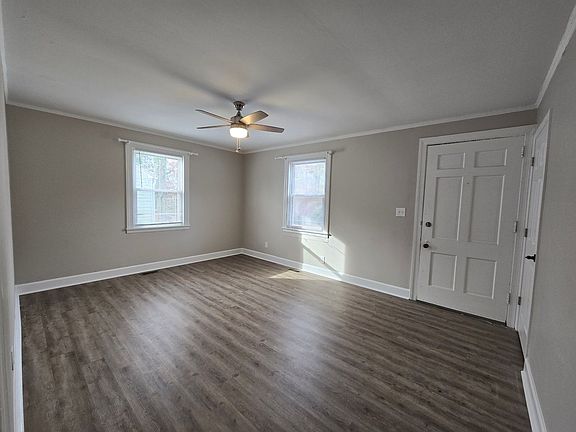 2nd image of 410 Hickory Ave