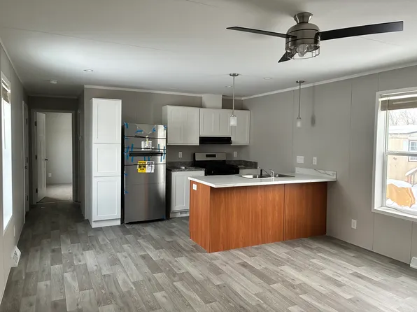 6435 55th St N #406, Oakdale, MN 55128