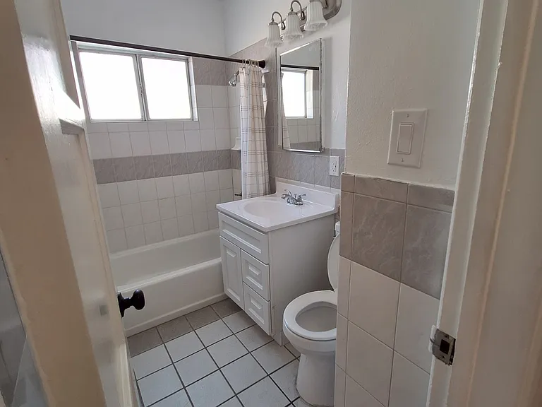 12983 Montague St — Photo 14