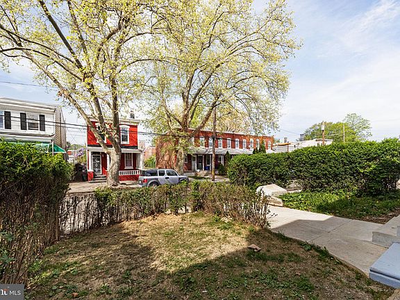 5th image of 6120 Walton Ave