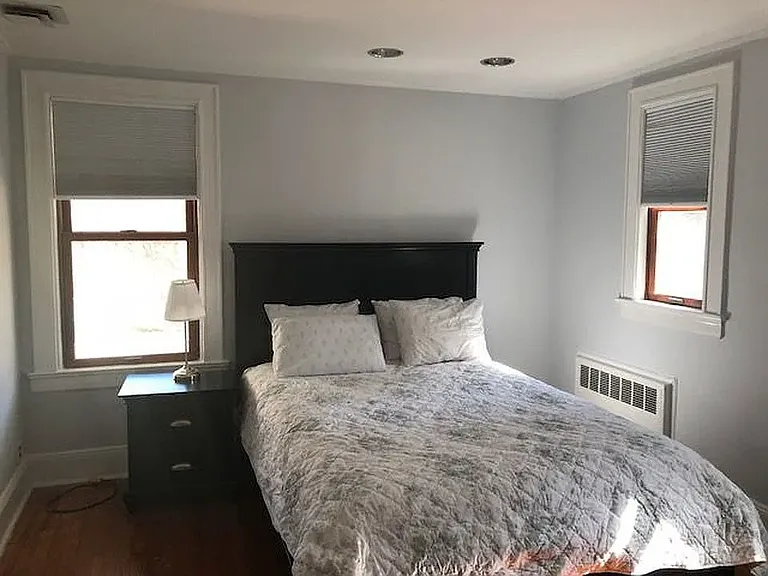283 E 17th St #1 — Photo 11
