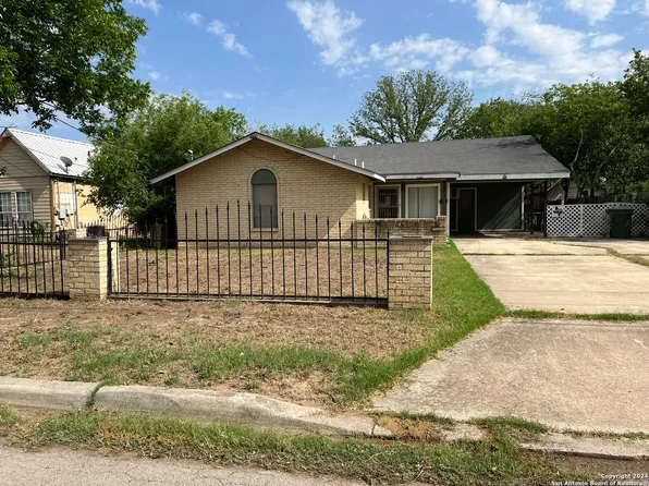 309 W Mill St, Uvalde, TX 78801
