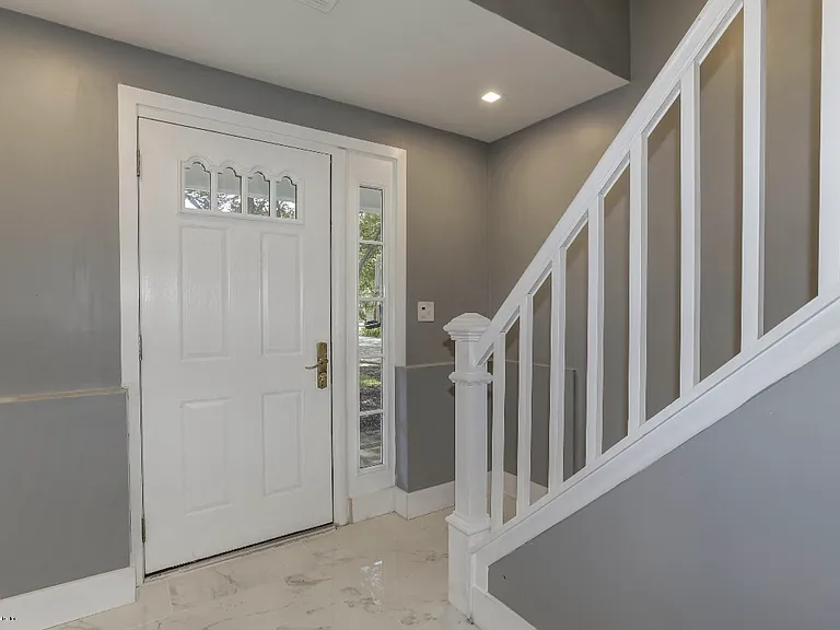 687 Northstream Dr — Photo 5