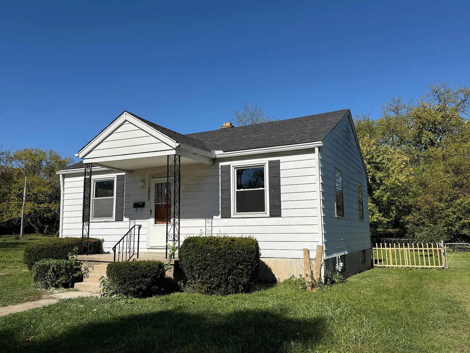 2 bed, 888 sqft, $900 — Photo 2