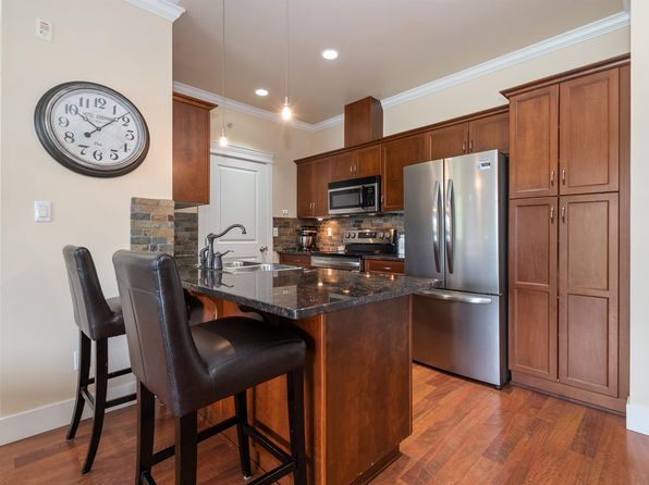 2068 Sandalwood Cres #410, Abbotsford, BC V2S 3H6