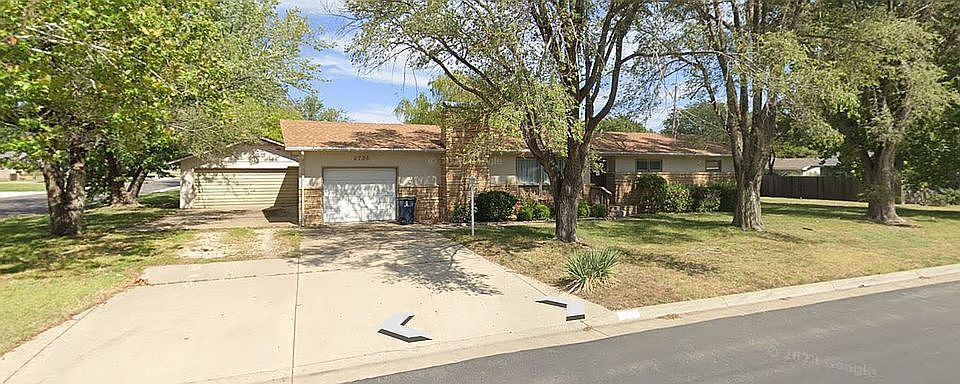 1st image of 2720 W 3rd Ave