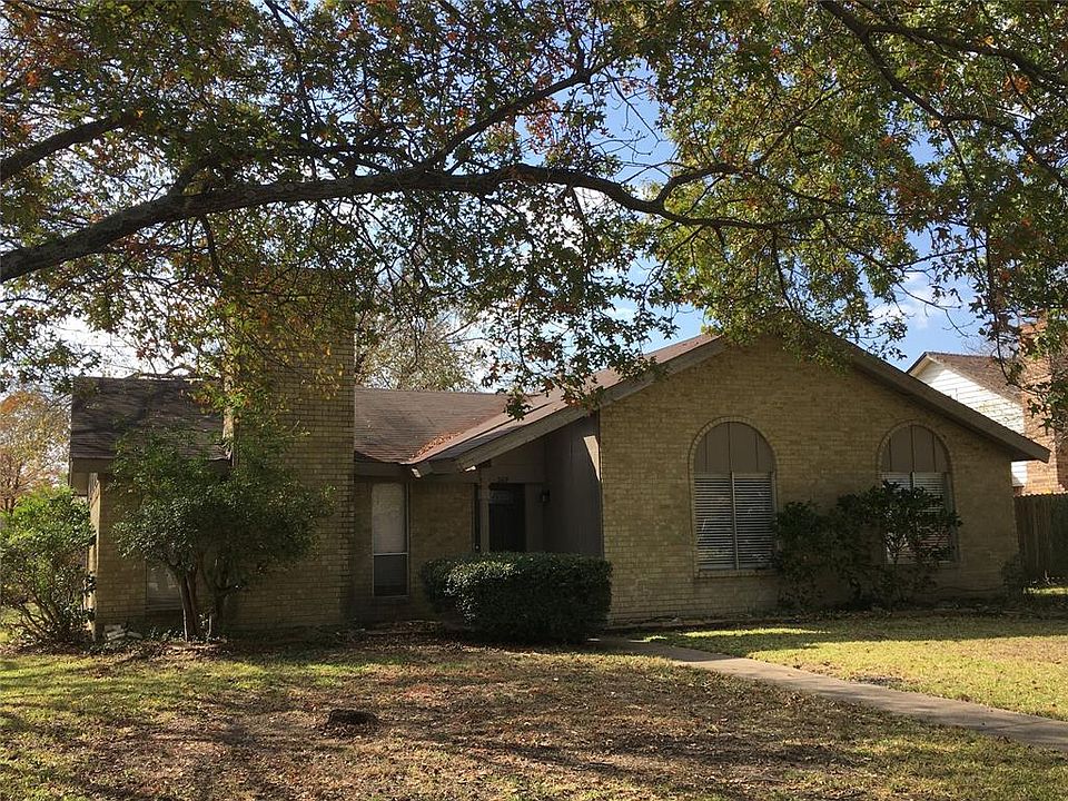 1st image of 209 Elmwood Pl