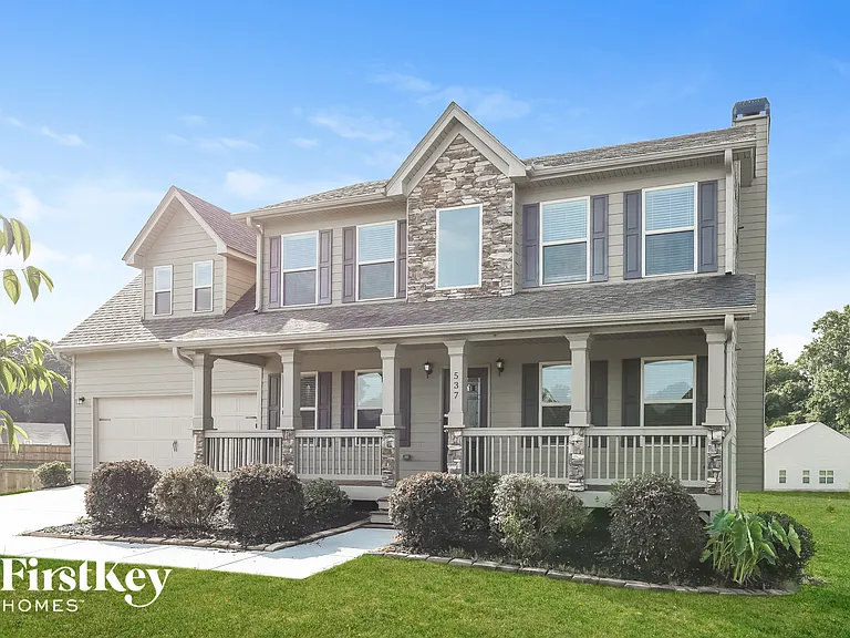 537 Cambridge Farms Dr — Photo 2