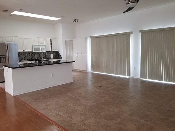 Family room w/ kitchen