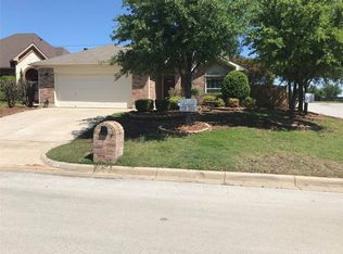 524 Caravan Dr, Fort Worth, TX 76131
