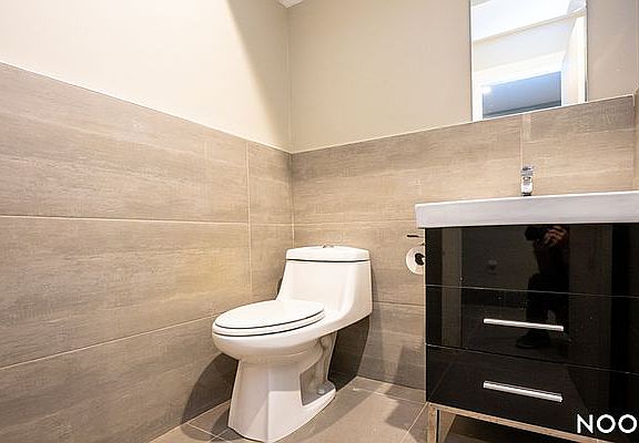 5th image of 218 Stanhope St #1I