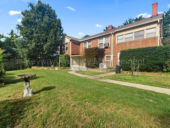 2nd image of 1422 Heard Ave