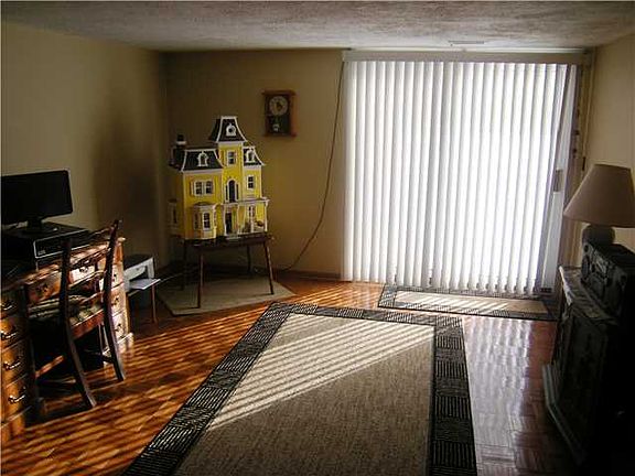 5th image of 65 Clearview Dr