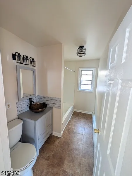 3 bed, 1.0 bath, $2,200 — Photo 4