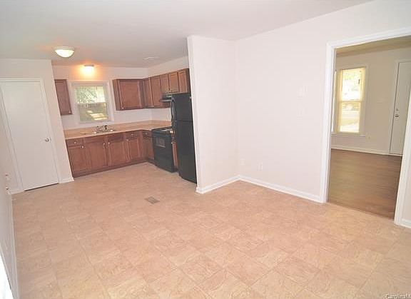 5th image of 1101 Pondella Dr