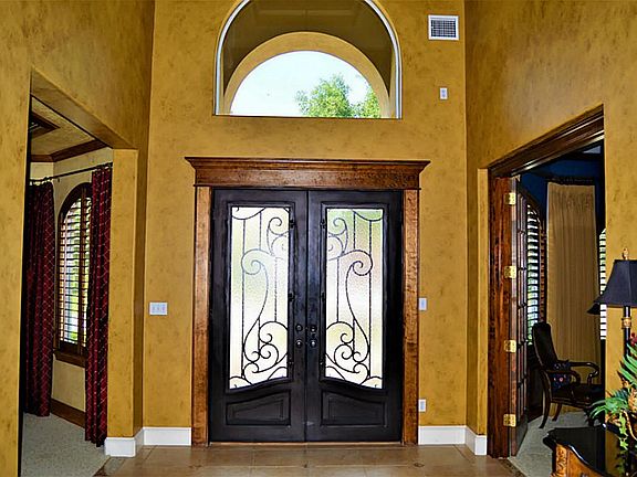 3rd image of 13619 Lakehills View Cir