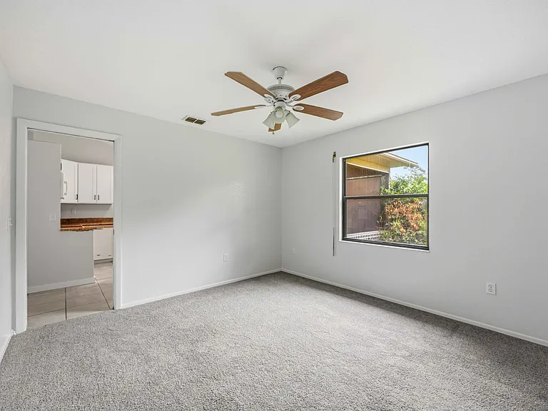 5512 San Luis Ter — Photo 6