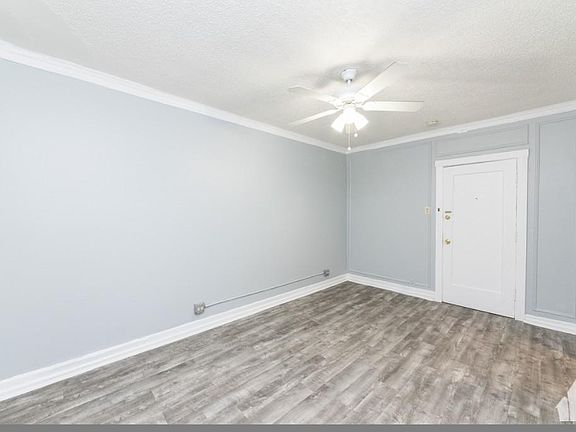 3rd image of 4739 N Beacon St #304