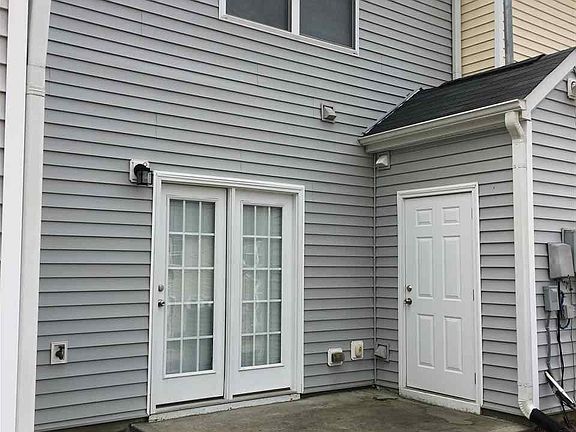 3rd image of 1304 Cozart St Unit 265