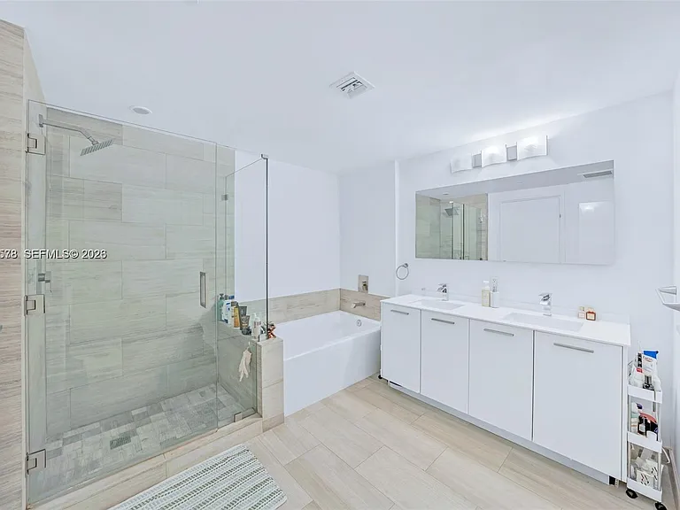 1300 Brickell Bay Dr #2104 — Photo 11