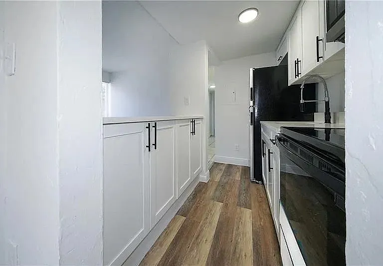 1000 NW 95th Ter #105 — Photo 2