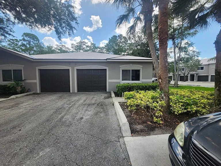 260 Crestwood Cir — Photo 12