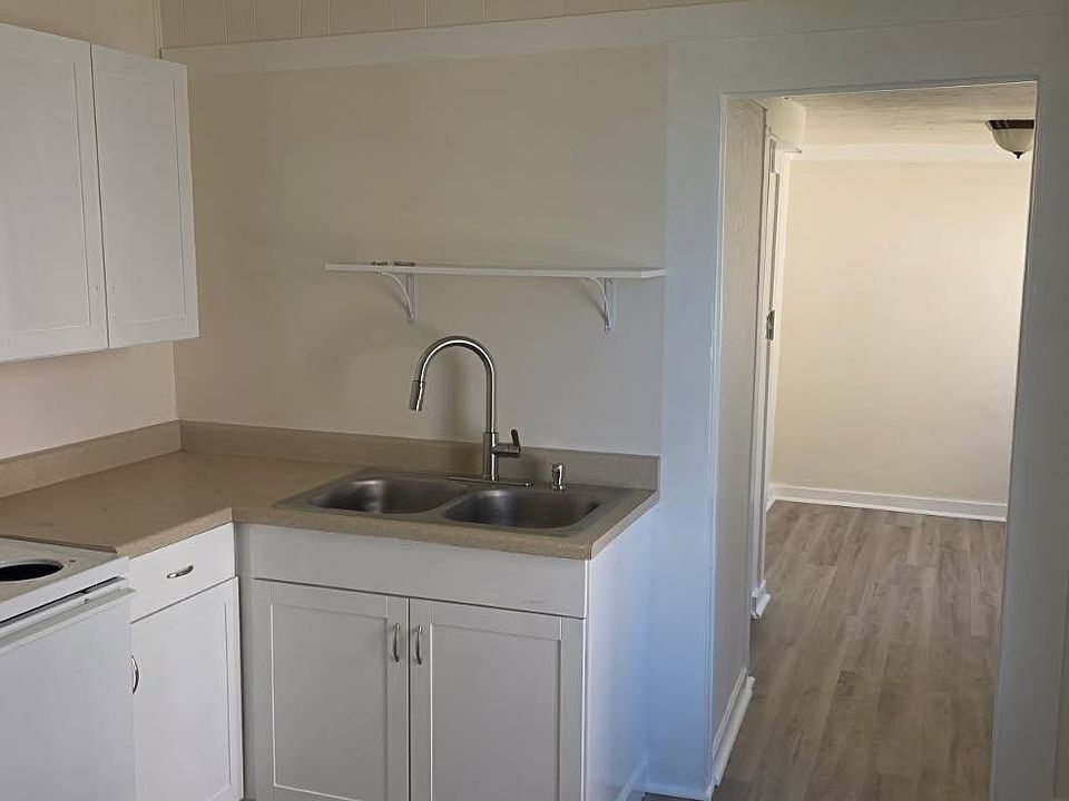 2nd image of 229 N Ivy St #4-1